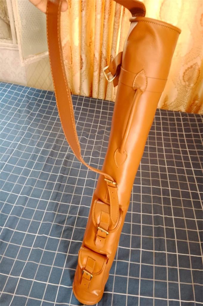 Premium Tan Leather Vintage Golf Bag, a sophisticated choice for the refined golfer seeking a classic Sunday club carrier
