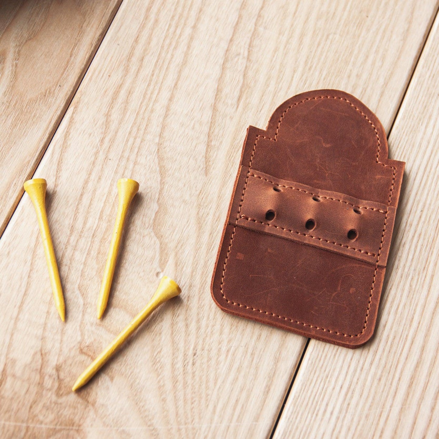 Vintage Leather Golf Tag in Brown - Handmade Genuine Leather Tag Holder for Golf Bags