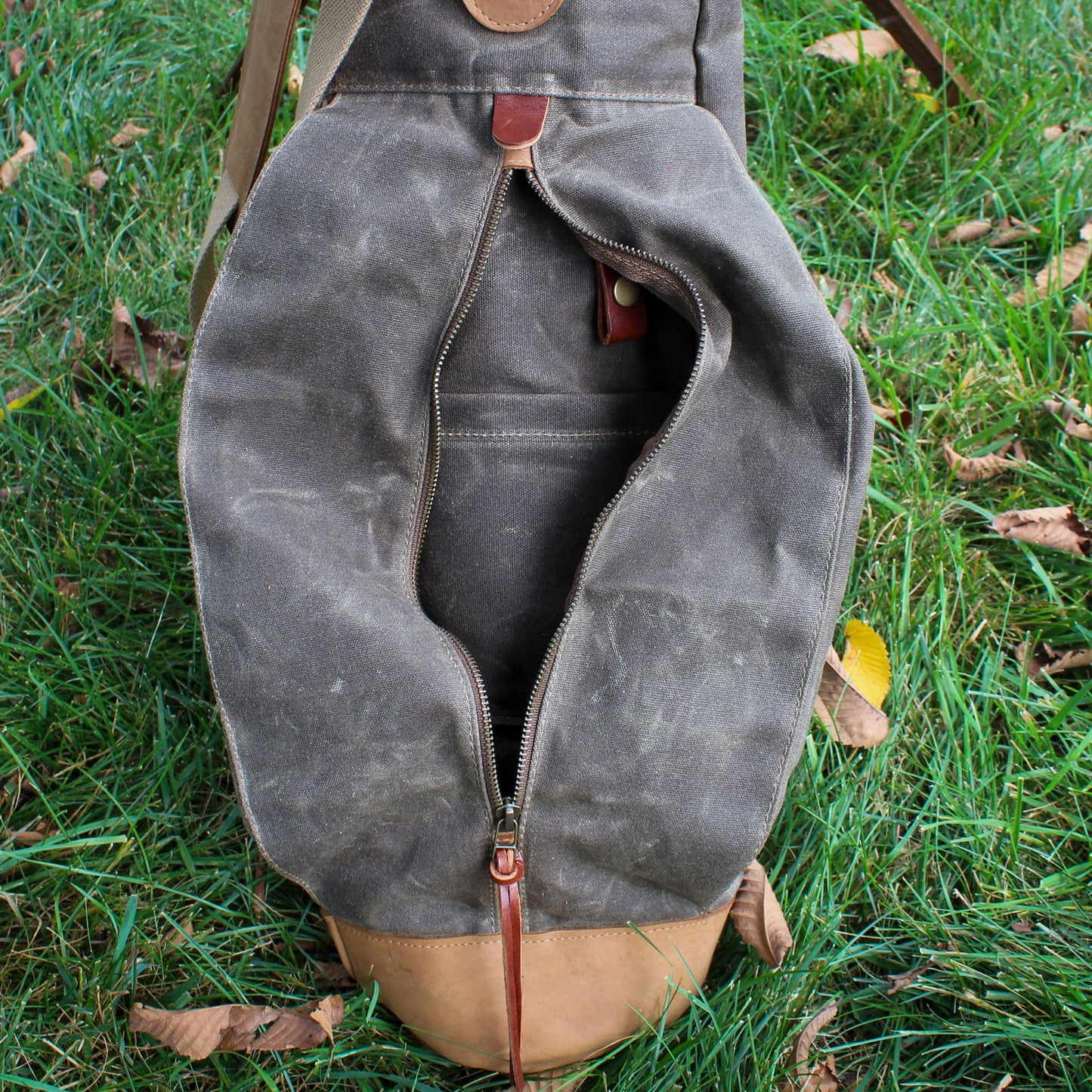 Field Tan Waxed Duck/Tan/NuBuck Leather Trim Sunday Golf Bag